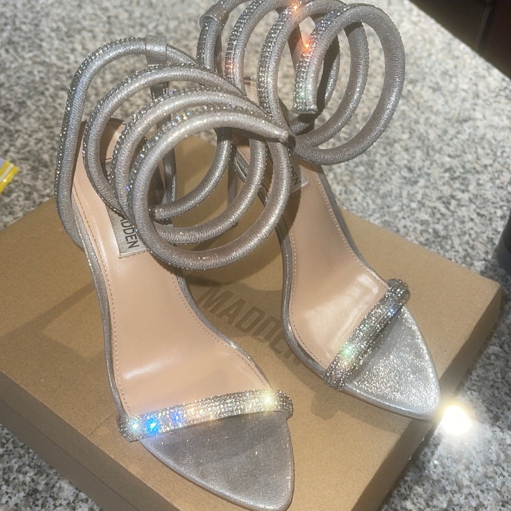 Steve Madden Wrap heels